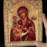 Икона Божией матери "Троеручица" — оригинальный подарок — фотография 1