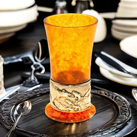 На память: Стопка для водки из камня (янтарь)