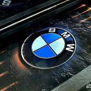 На память: Нарды под стеклом «BMW» — фотография 8