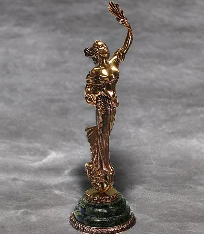 Подарочная статуэтка «Фортуна» с патиной, 85×85×265 мм