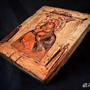 Икона деревянная "Богоматерь Волоколамская" в подарок — фотография 4