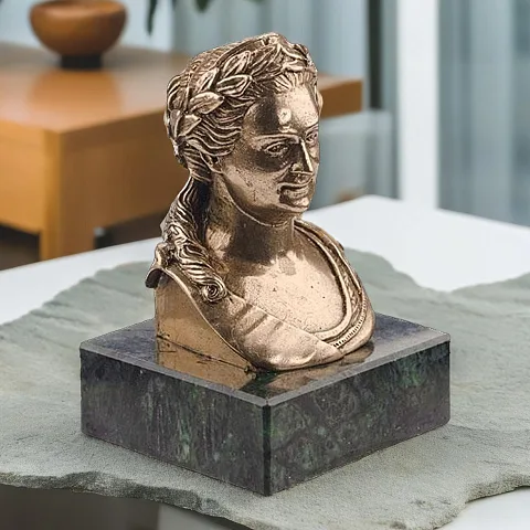 Бюст «Екатерина II» из бронзы — необычный подарок